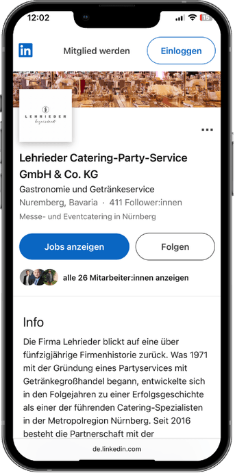 Smartphone zeigt das LinkedIn-Unternehmensprofil von Lehrieder Catering-Party-Service