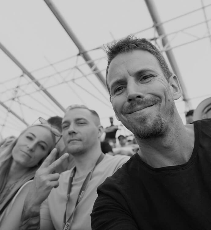 fourplex Team-Selfie auf einem Event